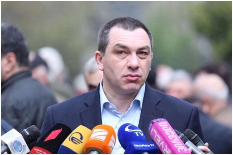მე ვთქვი, რომ კომისიაზე დაიბარეს ხალხი, რომელსაც არაფერი აქვს საერთო წინა რეჟიმთან, ახლა გვარამიამ დააღოს პირი და თქვას, თუ რამე აქვს ჩემზე სათქმელი-გიგა ბოკერია