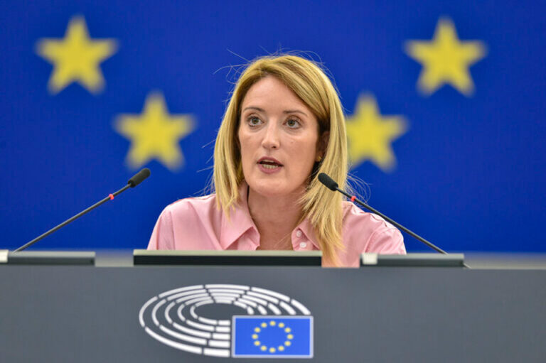 ევროპარლამენტი რჩება გაფართოების ერთ-ერთი ყველაზე ძლიერი მხარდამჭერი, სწორედ ამიტომ, პირველები გამოვედით საქართველოსთვის, მოლდოვისთვის და უკრაინისთვის კანდიდატის სტატუსის მინიჭების მოწოდებით-რობერტ მეცოლა
