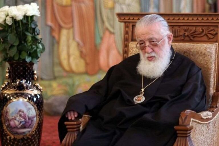 დღეს, როდესაც მსოფლიო არაერთი ურთულესი გამოწვევის წინაშეა, 80 წლის წინ გაღებულმა უდიდესმა მსხვერპლმა და განსაცდელმა ყველას კიდევ ერთხელ უნდა შეახსენოს მშვიდობისათვის ზრუნვის აუცილებლობა - პატრიარქი