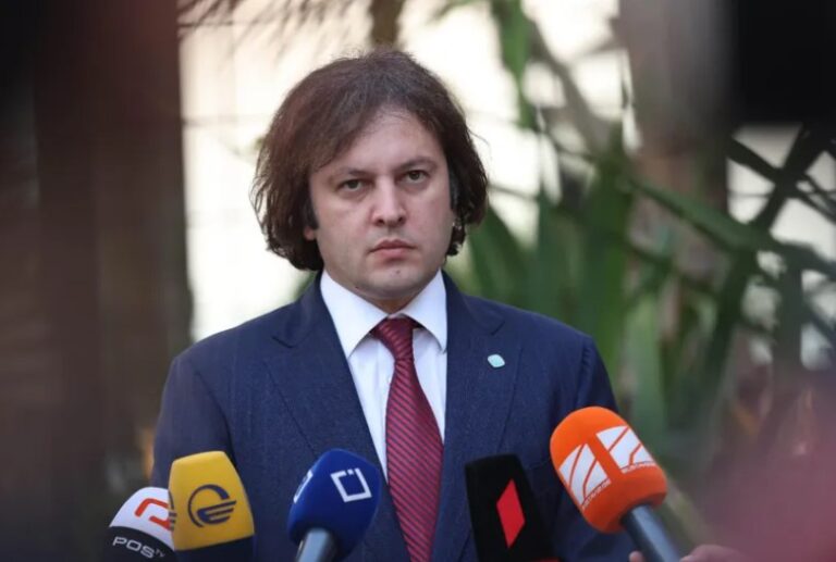  დღევანდელი დღე არის ნიშანი იმისა, რომ ჩვენი ქვეყანა, ჩვენი ხალხი ძლიერად და მტკიცედ დგას ფასეულობების სადარაჯოზე, მიუხედავად იმისა, რომ კონკრეტული ძალები ცდილობდნენ, ქართული საზოგადოებისთვისაც მოეხვიათ თავს ხელოვნური და მანკიერი იდეოლოგი-პრემიერი