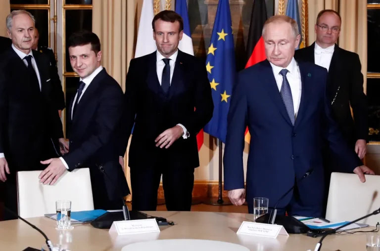 ზელენსკისა და პუტინის პირისპირ შეხვედრა პოკერის თამაშივით ცივი და აუღელვებელი იქნება - The Sun