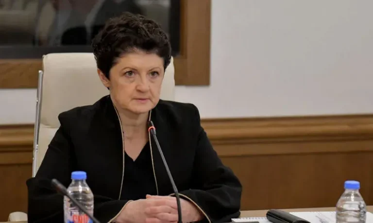 კითხვა ყველას გვაქვს, დღეს არის თუ არა მისი ადგილი საავადმყოფოში, პასუხი ყველამ ვიცით, მაგრამ იმედი გვაქვს, რომ ესეც მალე გამოსწორდება - თეა წულუკიანი მიხეილ სააკაშვილზე 