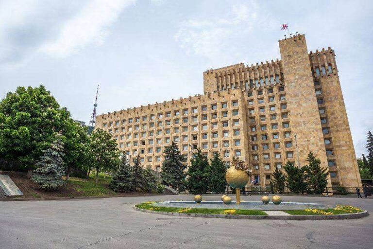 მთავრობა პარლამენტს ეროვნული უსაფრთხოების საბჭოს ლიკვიდაციის შესახებ საკანონმდებლო წინადადებით მიმართავს, საბჭოს უფლებამოსილებას საქართველოს მთავრობა განახორციელებს