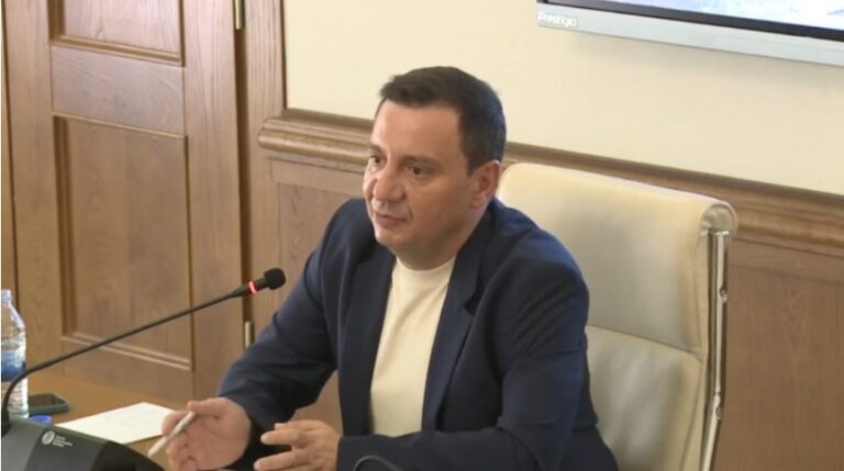2010 წელს ფინანსურ პოლიციაში მეუბნებიან, რომ "რუსთავი 2-ზე" საეთერო დრო უნდა ვუყიდო გიორგი თარგამაძის პარტია "ქრისტიან-დემოკრატებს", ეს დავალება მოვიდა დავით კირკიტაძის ძმისგან -ბიზნესმენი ვალერი შოშიაშვილი