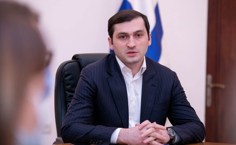 "ფილტვი აქვს დაზიანებული და მისი ჯანმრთელობის მდგომარეობა სტაბილურად მძიმეა" - შსს თორნიკე რიჟვაძესთან დაკავშირებით განცხადებას ავრცელებს