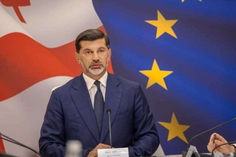 წარმოგიდგენთ ოქმებს, სადაც დაფიქსირებულია ქირაზე უარი თვალჭრელიძის ქუჩაზე მცხოვრებლების ხელმოწერებით, ასევე ტყუილია, თითქოს მერია ხალხს სამი თვით ქირის გადახდას სთავაზობს -კახა კალაძე