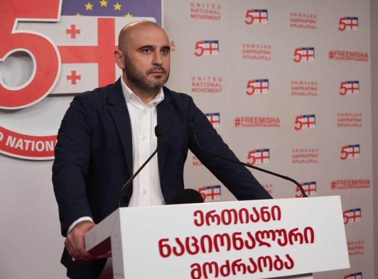 მდინარაძის, კობახიძის და ოხანაშვილის მიერ მოფიქრებული პროვოკაციები, ტყეში, სარდაფში გადაღებული „ფეიკ“ ფილმები ვერ შეაშინებს ხალხს, რადგან ჩვენ არ გვჭირდება საიდუმლო შეხვედრები, ჩვენი ძალა არის საჯაროობა და სიმართლე -ლევან ხაბეიშვილი