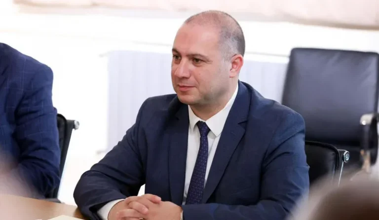 განათლების, მეცნიერებისა და ახალგაზრდობის მინისტრი მოსწავლეებს, მასწავლებლებს, მშობლებსა და სრულიად სასკოლო საზოგადოებას ახალი სასწავლო წლის დაწყებას ულოცავს
