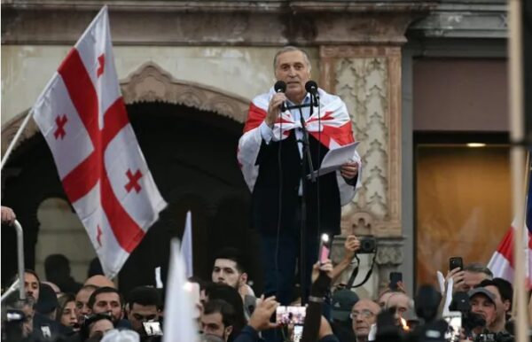 საქართველო დაღუპვის გზაზეა და გადასარჩენია, ცოტა ხანი დასჭირდება, როცა მეცნიერები, ისტორიკოსები დასხდებიან და 4 ოქტომბერს გამარჯვების დღედ აღნიშნავენ -პაატა ბურჭულაძე