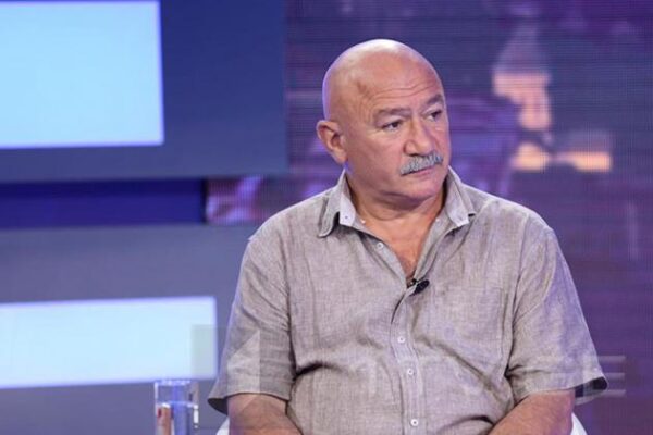 აქამდე ვიცოდით, რომ ადამიანებს ციხეში შეგდებით სჯიდნენ, დღეს კი შევიტყვეთ, რომ ციხეში იმდენად შეცვლილა ვითარება, რომ ახლა ციხიდან გამოყრით სჯიან, რაც ცხადია, გვახარებს -ვასილ მაღლაფერიძე