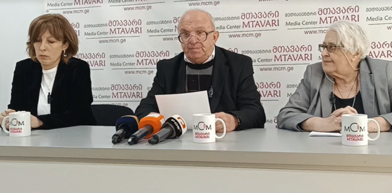 "ბიბისის" გამოუკითხავს ექიმები, მაგრამ ტოქსიკოლოგებისთვის არავის არაფერი უკითხავს, ცრემლმდენი აირით მოწამვლის გამო არცერთი ადამიანი არ მისულა სტაციონარში -ტოქსიკოლოგი თეიმურაზ კობიძე