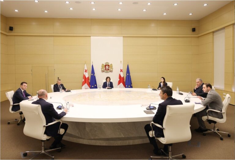 ირაკლი კობახიძის ხელმძღვანელობით მოქმედი სამთავრობო საკოორდინაციო კომისია, სასურსათო პროდუქციასა და მედიკამენტებთან ერთად, საწვავის ფასებთან დაკავშირებითაც იმუშავებს