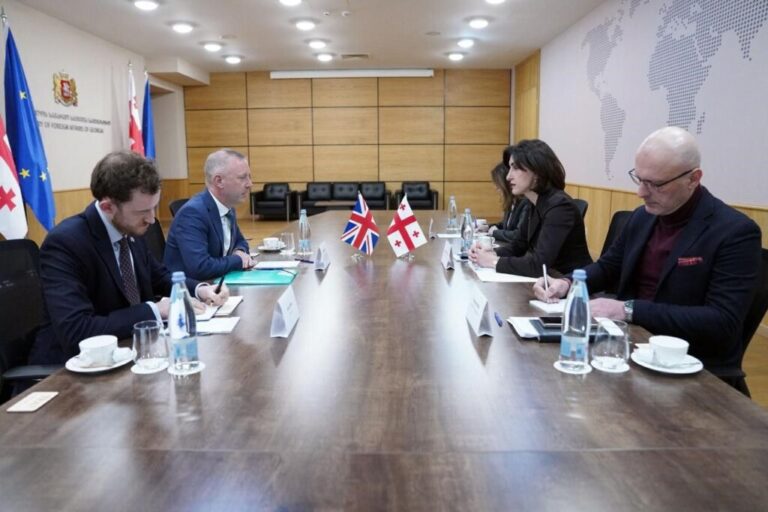 ბრიტანეთის ელჩთან შეხვედრაზე მაკა ბოჭორიშვილმა ხაზი გაუსვა, რომ ქართული ტელეკომპანიების უსაფუძვლოდ დასანქცირება წარმოადგენს მედიის თავისუფლებაზე შეტევას -საგარეო უწყება