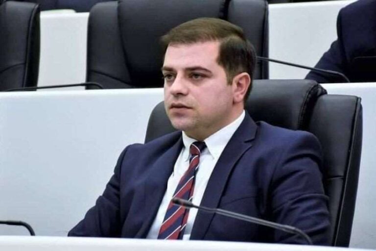 "უკრაინის მოქალაქე მიხეილ სააკაშვილის მოთხოვნა ყულევის პორტის დასანქცირებაზე, სხვა არაფერია, თუ არა ლუი XV-ის ცნობილი ფორმულის - „ჩემს შემდეგ ქვა ქვაზეც ნუ დარჩენილა-ცოტნე ანანიძე