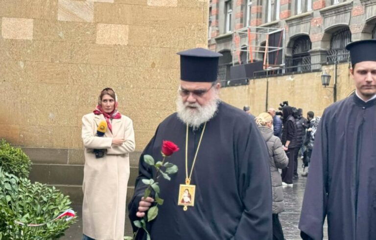 ილია მეორე ყოველთვის ზრუნავდა თავის ხალხზე, დაობლდა მთელი მართლმადიდებლური სამყარო, თუმცა ის ყველასთვის მფარველი ანგელოზია -კვიპროსის მართლმადიდებელი ეკლესიის წარმომადგენელი