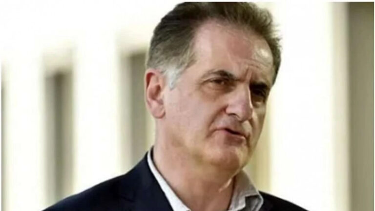 "როდესაც გროზნოში ზვიადის დაკარგული საფლავი მოიძიეს და მისი ნეშტი სვეტიცხოველში იქნა დასვენებული, კათალიკოს-პატრიარქმა პირადად აუგო წესი"-კონსტანტინე გამსახურდია