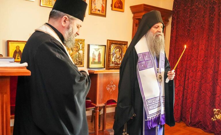 სერბეთის პატრიარქმა პორფირემ სრულიად საქართველოს კათოლიკოს-პატრიარქ ილია მეორის სულის მოსახსენიებლად პანაშვიდი გადაიხადა