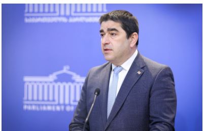 შალვა პაპუაშვილი: „აშშ-ის გადასაწყვეტი არ არის, რა კანონები გვექნება ევროპელებსა და ფრანგებს" - თქვა საფრანგეთის პრეზიდენტმა, მას შემდეგ, რაც საქართველოს „გამჭვირვალობის კანონის" მე-3 მუხლის მე-4 პუნქტი დაუწუნა