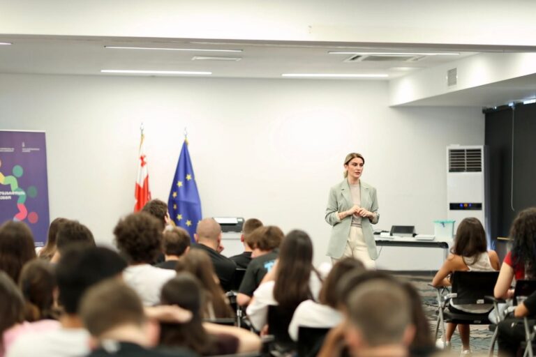 საარჩევნო ადმინისტრაციამ ყვარლის ახალგაზრდული ბანაკის მონაწილეებთან მორიგი შეხვედრა გამართა